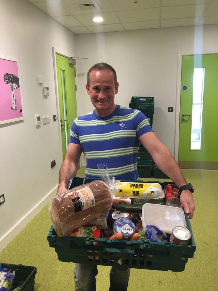 sean-qualter-from-myox4-helps-with-surplus-food